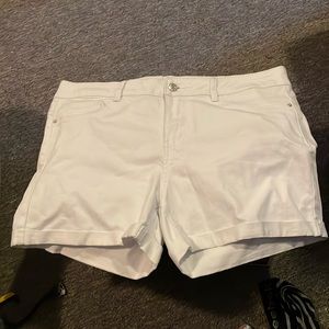 Nwt Vera Moda white denim, destination shorts